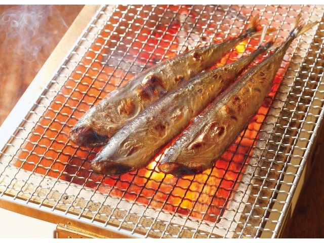 さんま出品 北海道漁連 塩さんま(頭・内臓とり) 4尾入（280g）| コープ