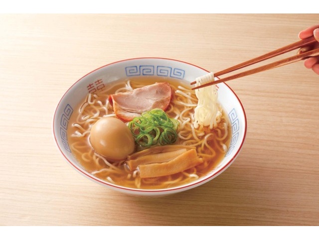 日清食品チルド 人類みな麺類 貝だし醤油らーめん 2人前| コープ