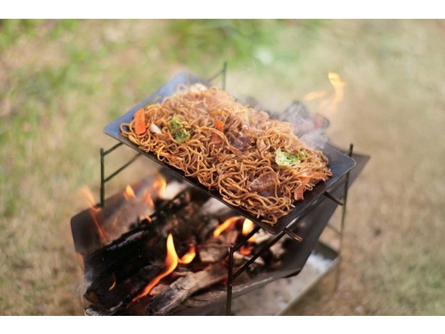 らすた　インドネシア軍飯ごう【未使用品】現品限り Amazon.co.jp: オオイ金属 スイス式 飯ごう ハンドル付ハンゴウ