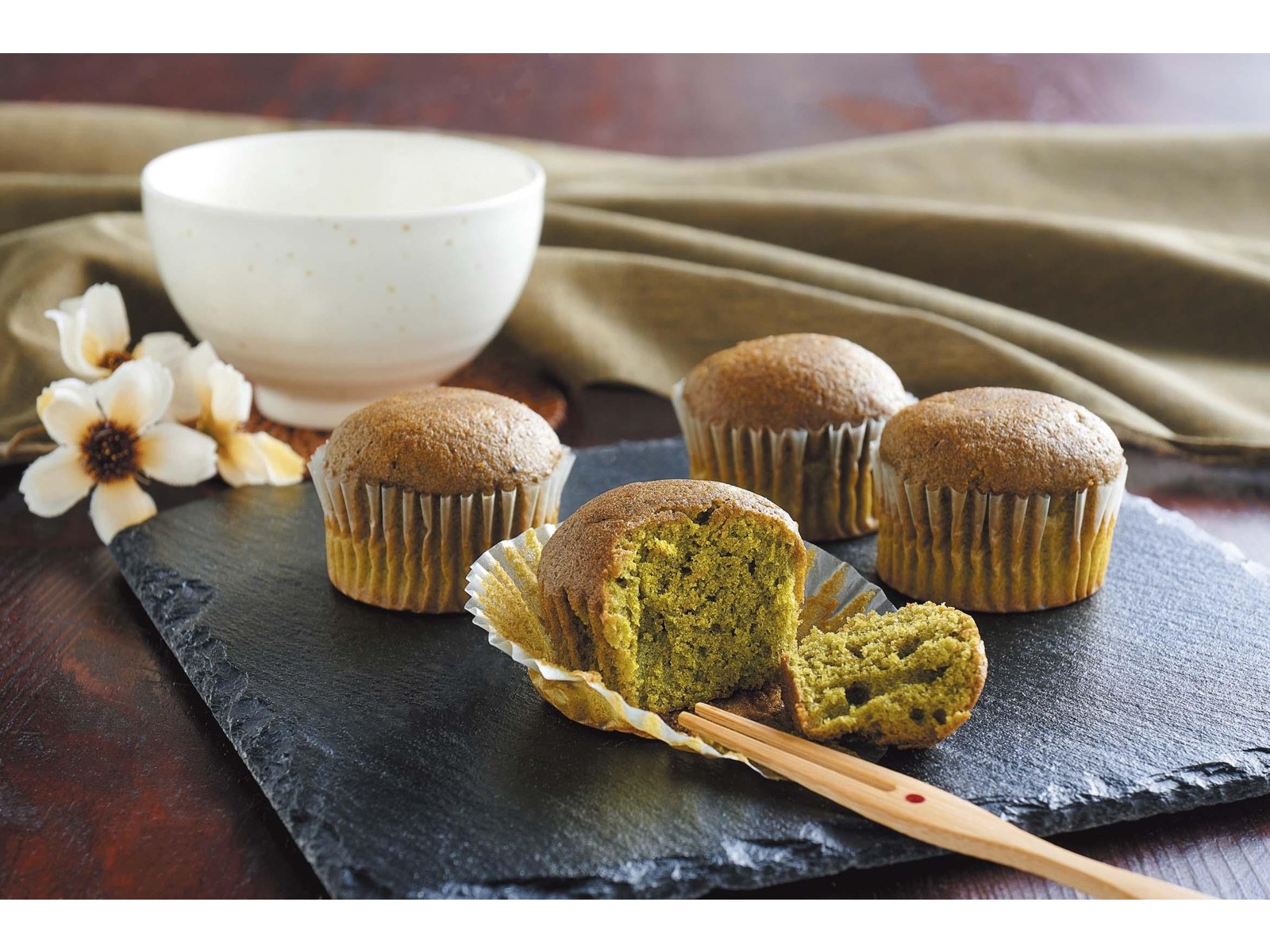 モントワール 伊右衛門お濃茶ケーキ 12コ入| コープこうべネット