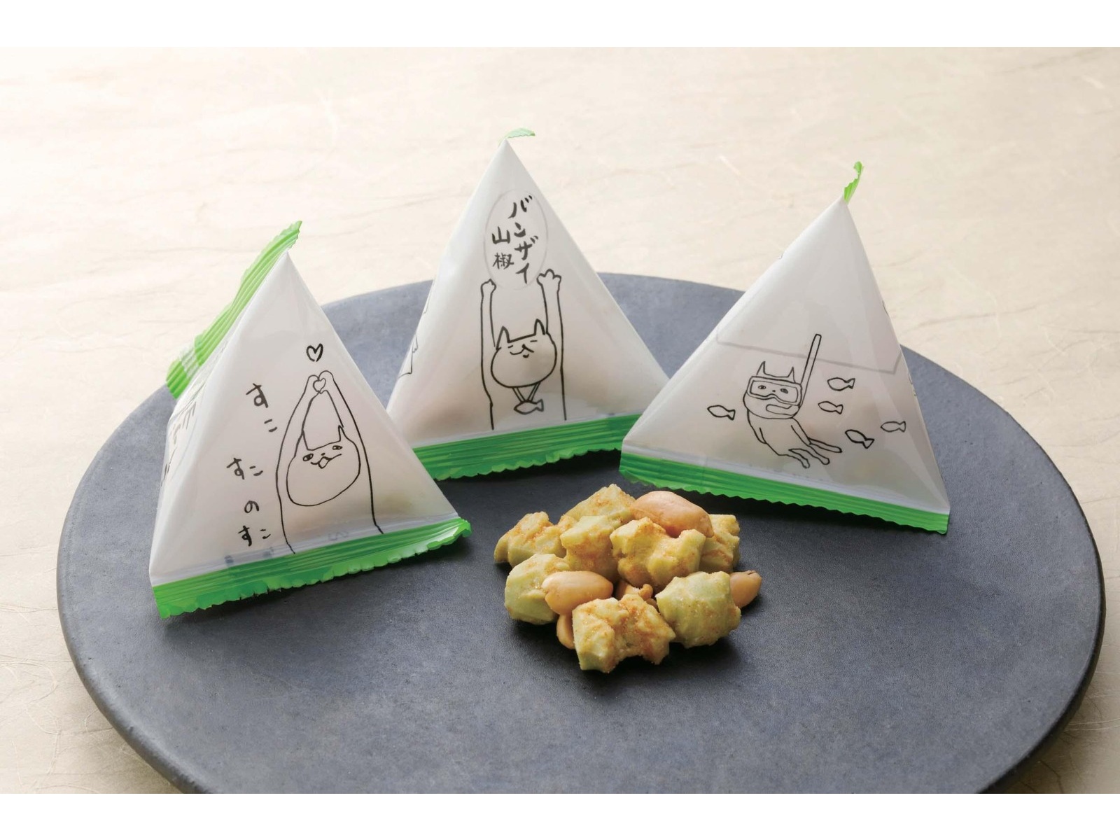 岩塚製菓 バンザイ 山椒 30g × 24袋 あられ 心許なく 菓子 岩塚製菓 バンザイ 山椒 30g × 24袋 あられ 心許なく 菓子