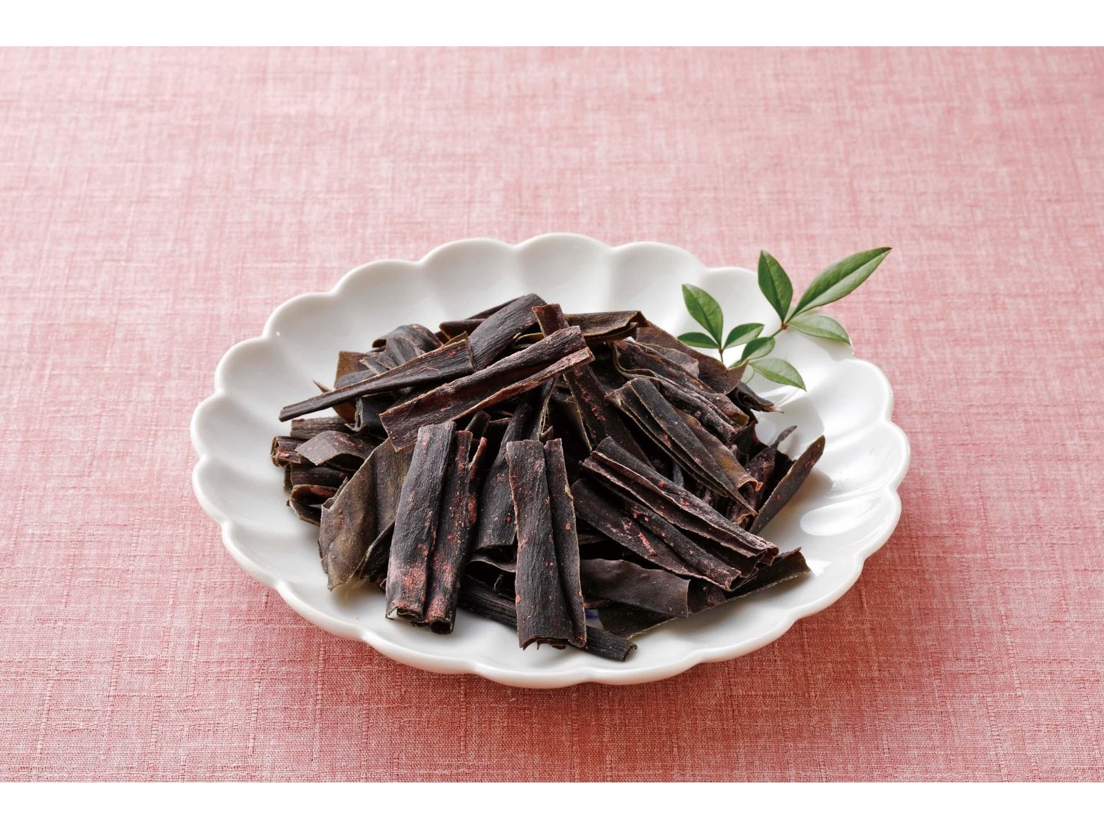 くらこん お徳用 塩こん部長のおしゃぶり昆布 梅 27g| コープ