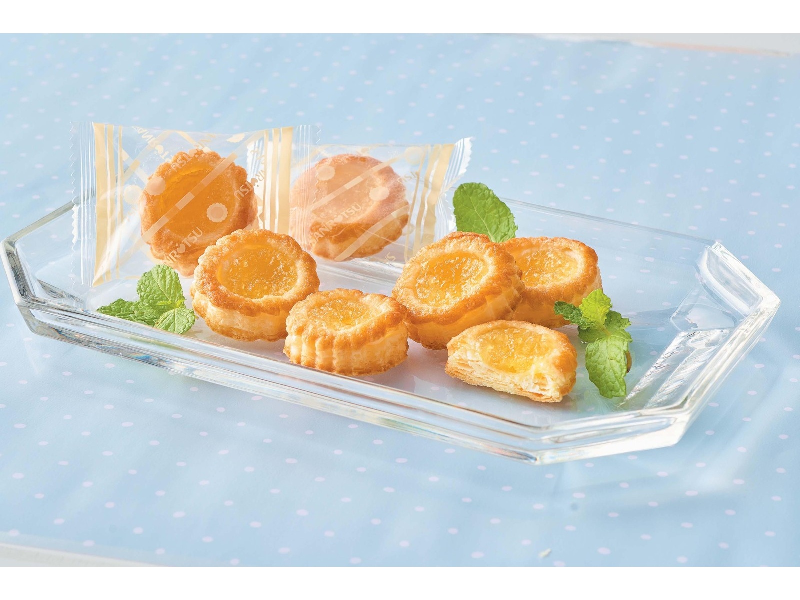 専用出品　くれもん様　パイナップル柄　3ロール 三立製菓 さわやかパイナップルパイ 10コ入| コープこうべネット
