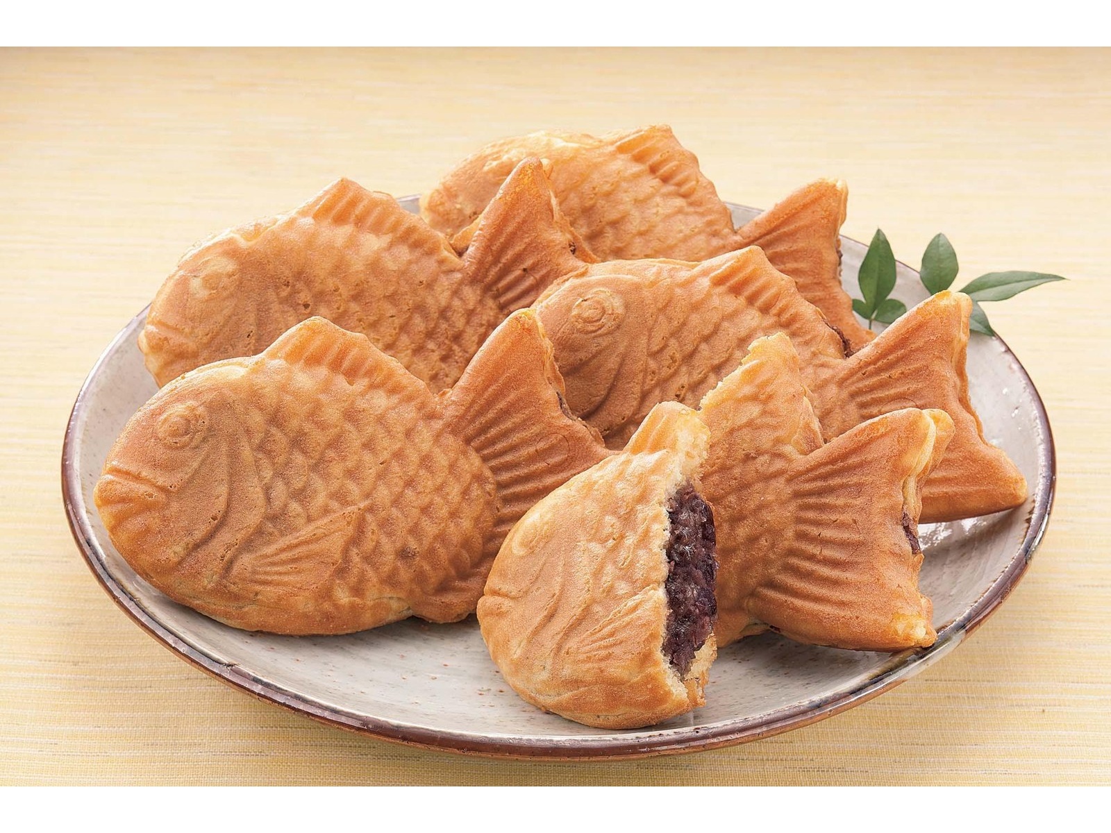 国産レザー】たい焼き型ミニポーチ 小銭•小物入れ 手縫い