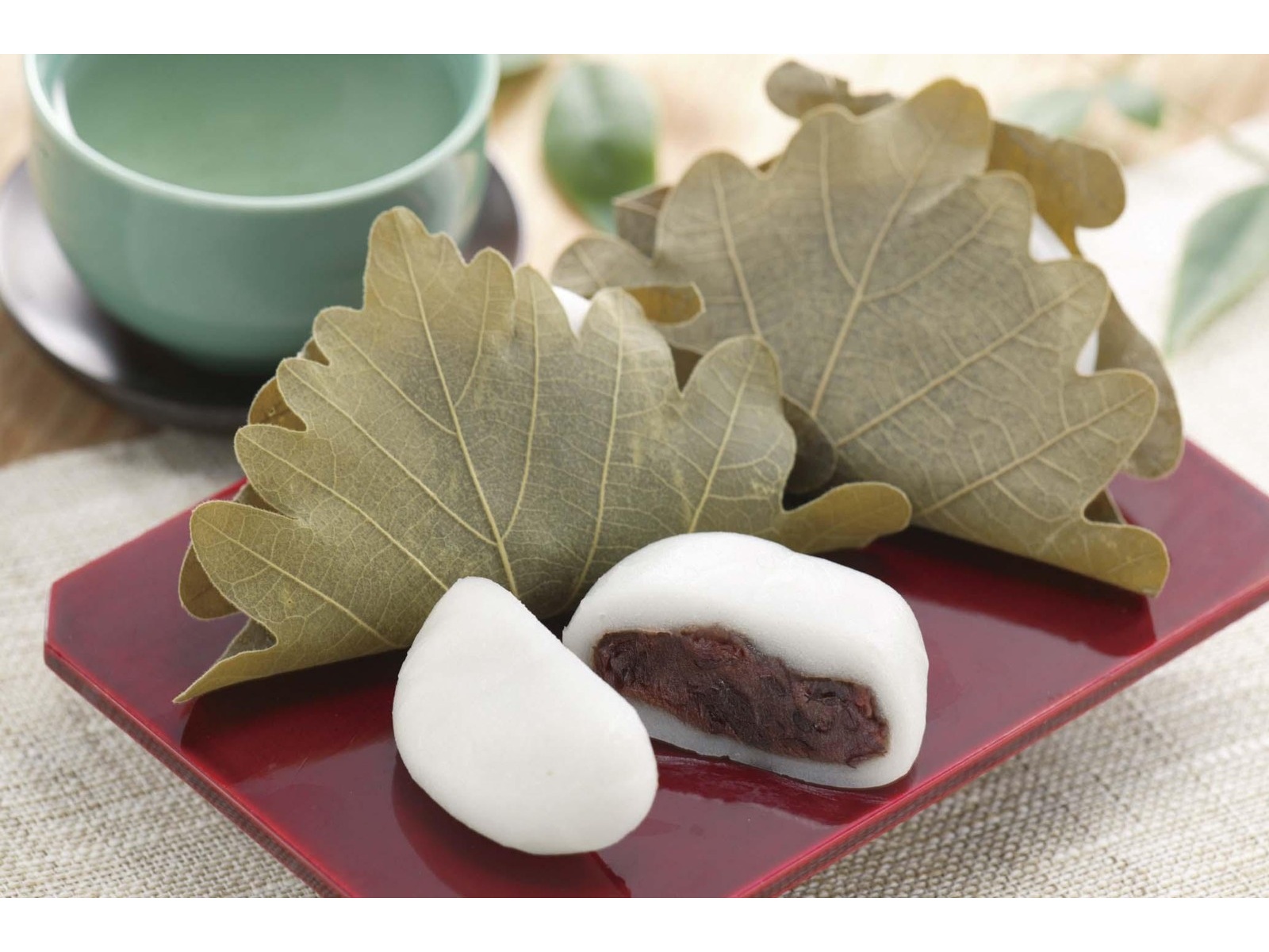 かしわもち 岩手阿部製粉 芽吹き屋 かしわもち 300g（6コ入）| コープこうべ